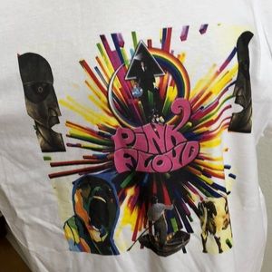 Pink Floyd shirt